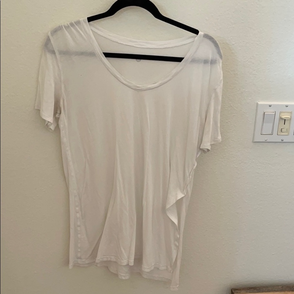 Lulu lemon white T